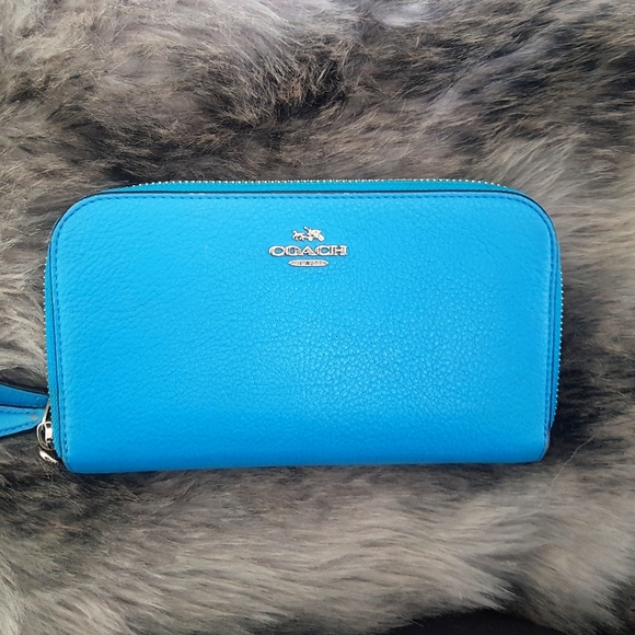 Coach Handbags - DOUBLE ACCORDION ZIP WALLET